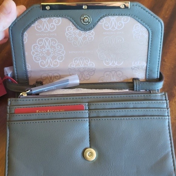 NWT Enzo Angiolini soft Green crossbody wallet purse With Gold Details - Picture 2 of 10
